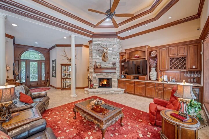 Property Photo: 3 Quinns Cabin Court TX 77304