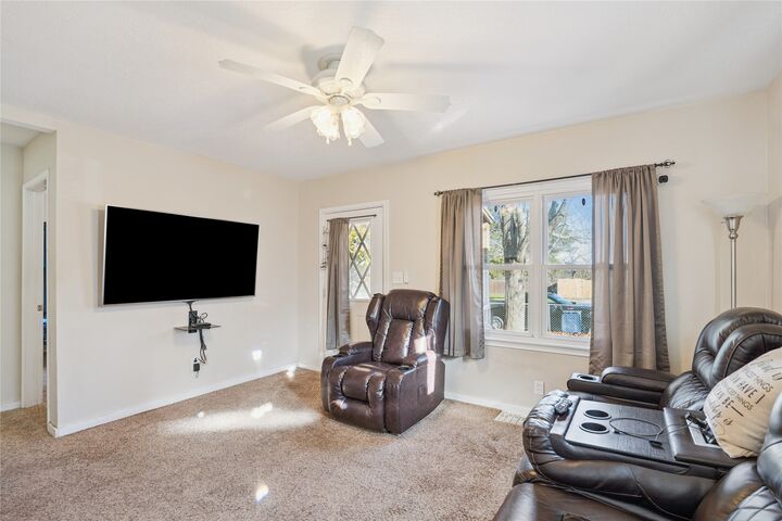 Property Photo: 3500 E 32nd Street IA 50317