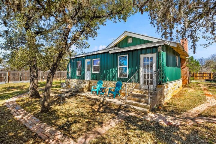 Property Photo:  541 Robindale  TX 78003 