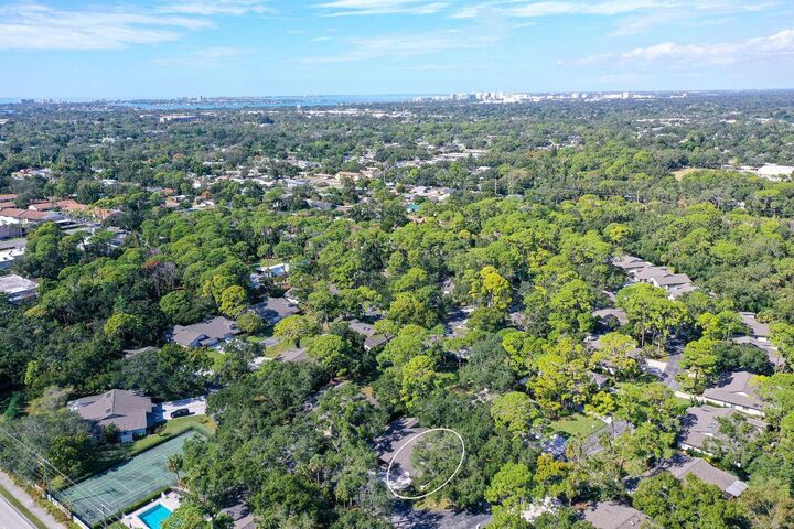 Property Photo:  4799 Oak Forest Drive W 43  FL 34231 