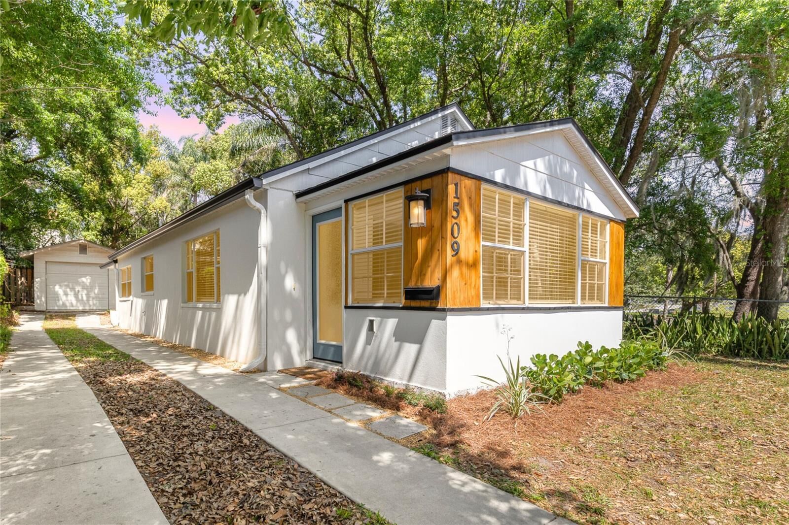 Property Photo:  1509 E Gore Street  FL 32806 