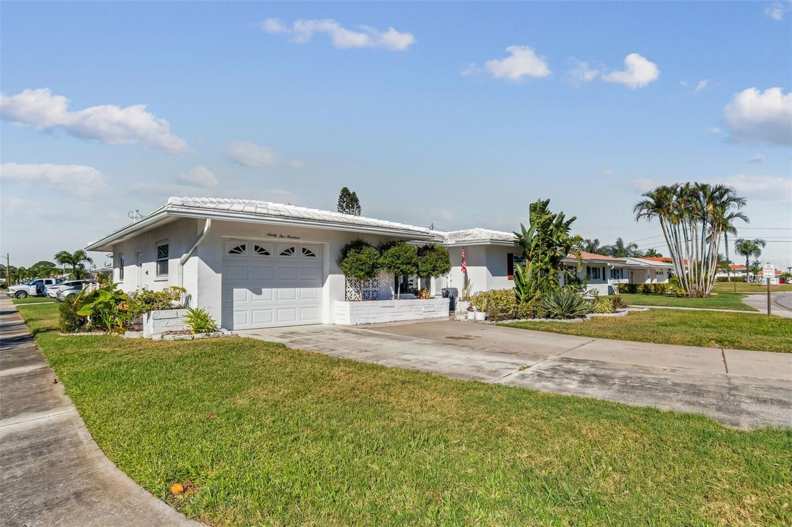 Property Photo:  9500 Mainlands Boulevard W 1-A  FL 33782 