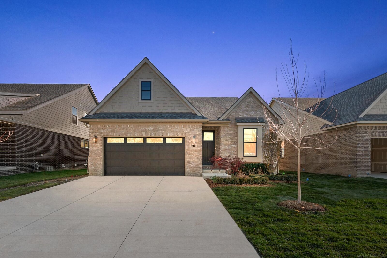 Property Photo:  5944 Willow Grove Drive  MI 48085 