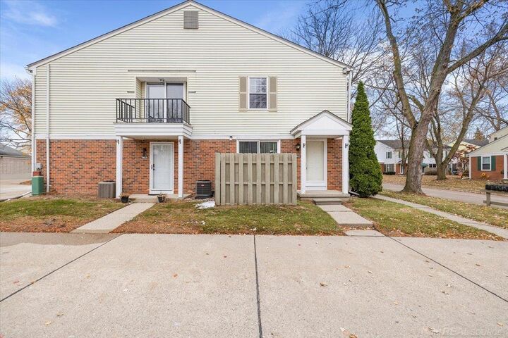 Property Photo:  24623 Spring Ln Lane  MI 48045 