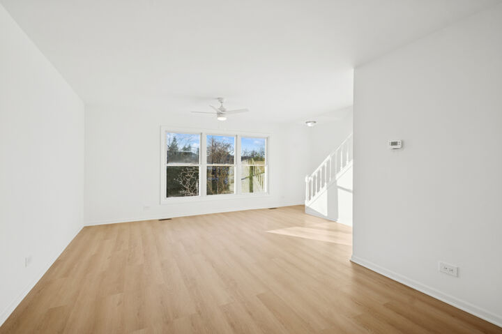 Property Photo:  923 Banbury Court  IL 60194 