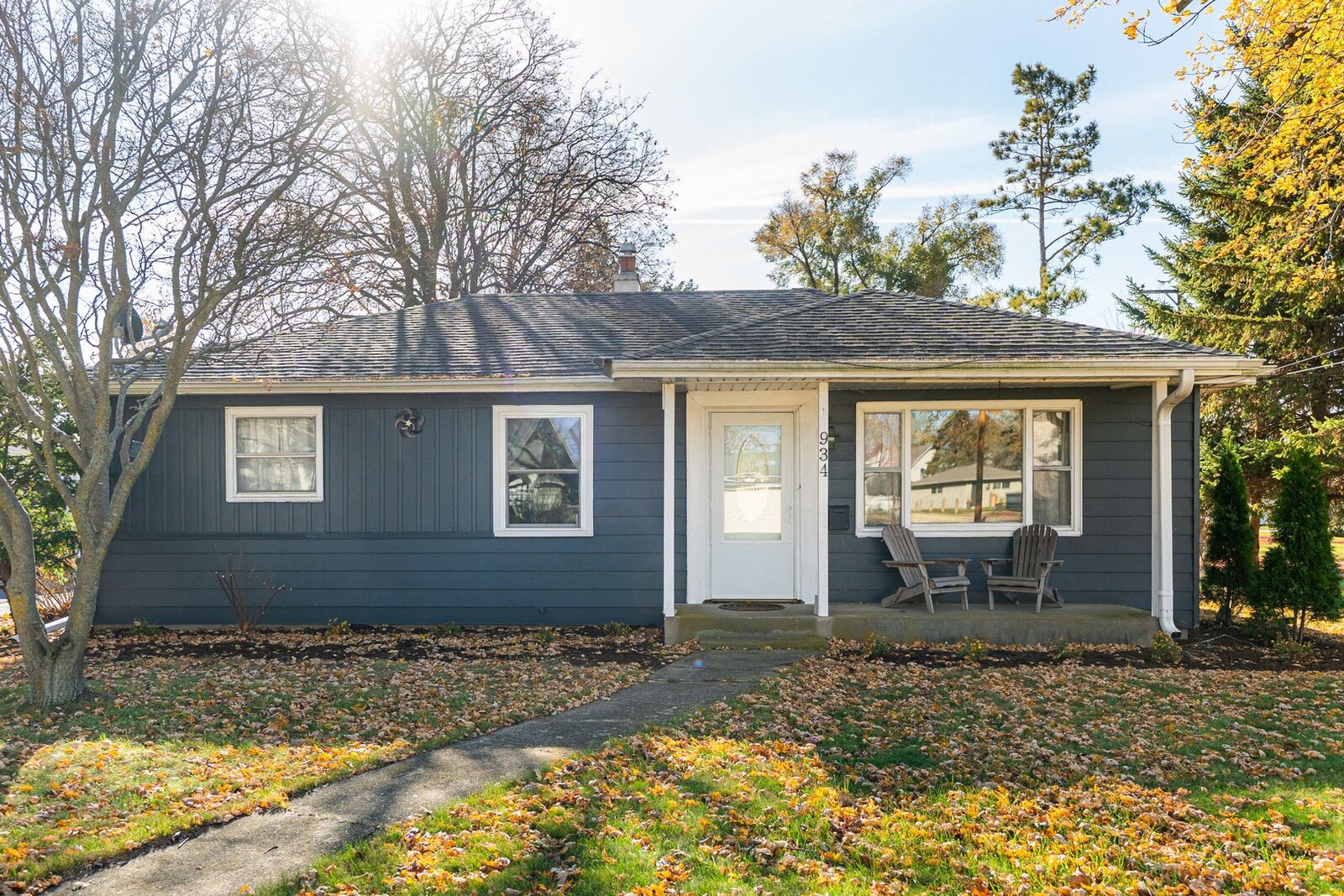 Property Photo:  934 E Garden Street  IL 60115 