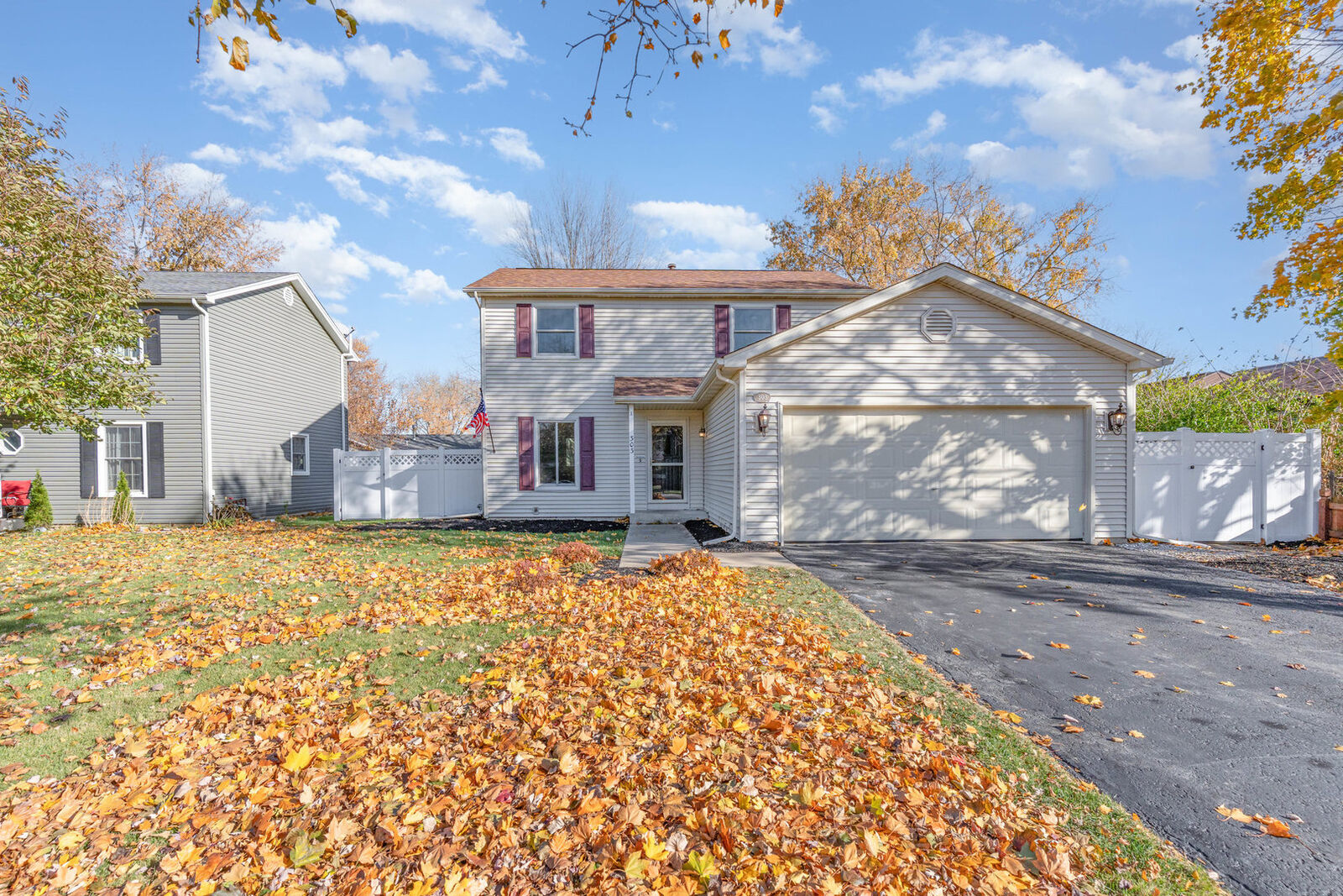 Property Photo: 303 N Sycamore Lane IL 60542