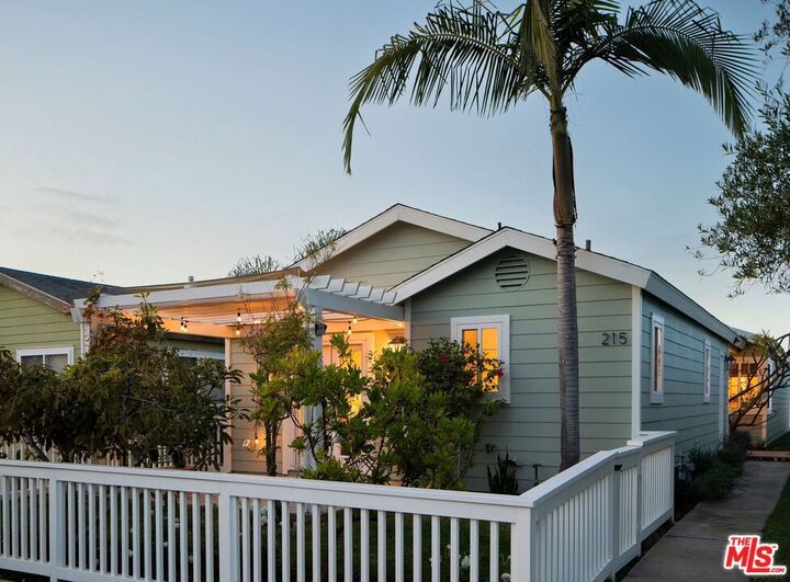 215 Portland Avenue  Huntington Beach CA 92648 photo