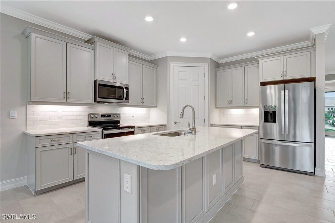 Property Photo:  335 Tamarindo Lane  FL 34114 