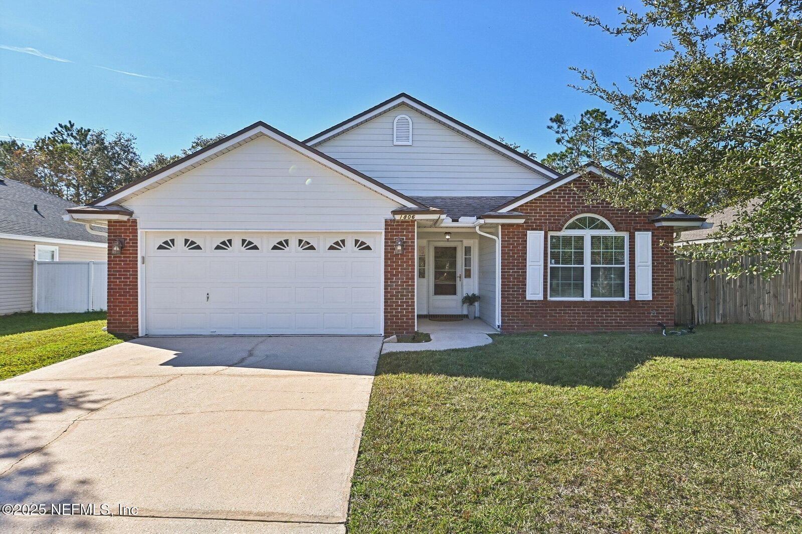 Property Photo: 1806 Dartmouth Drive FL 32068