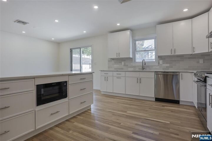 18 Ruth Lane  Demarest NJ 07627 photo