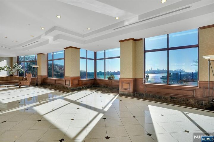 Property Photo:  100 Old Palisade 1814  NJ 07024 