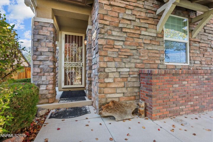 Property Photo: 5227 Vista Heights Drive NV 89436