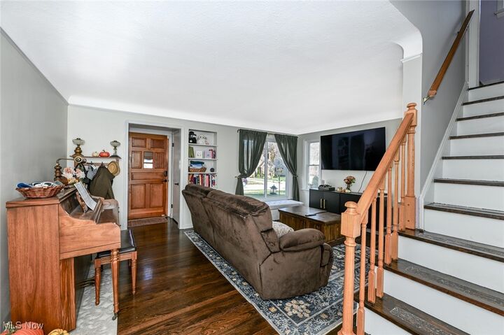 Property Photo: 2205 Keystone Road OH 44134