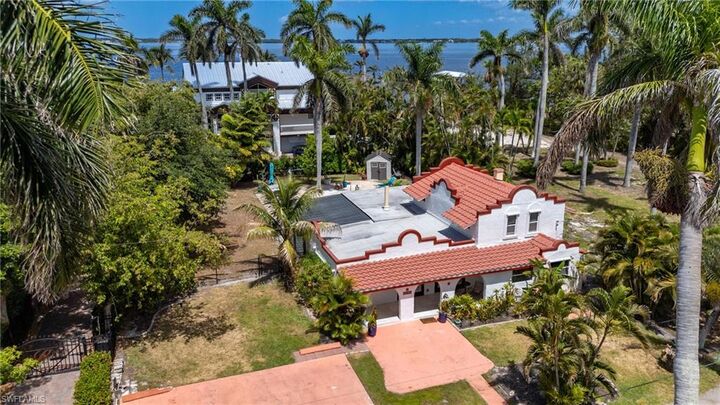 Property Photo: 2656 Shriver Dr FL 33901