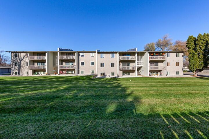 Property Photo: 1107 Highland Avenue MN 55057