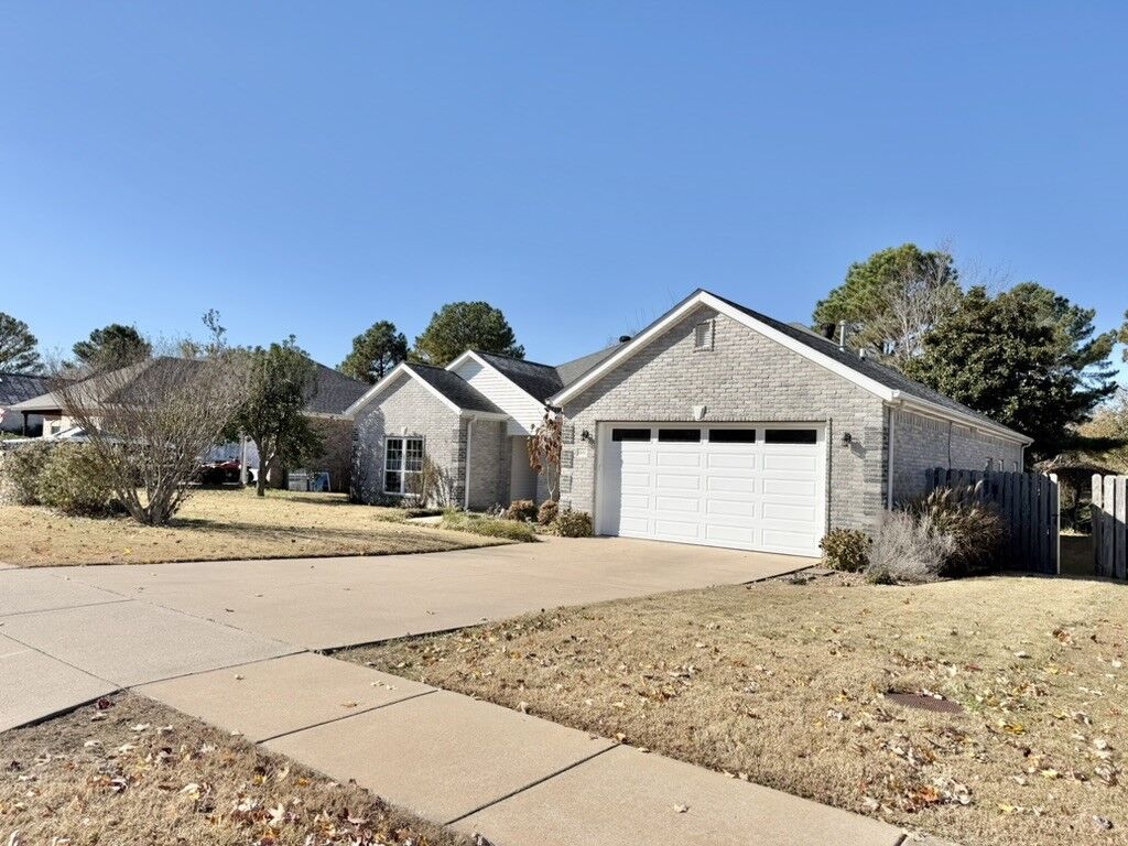 Property Photo: 1573 Cannondale Drive AR 72704