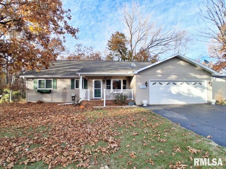 Property Photo:  421 Charter Oak Place  IL 61428 