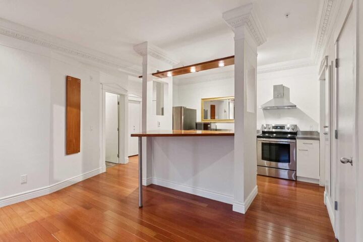 Property Photo:  1410 2 Street SW 111  AB T2R 1R1 