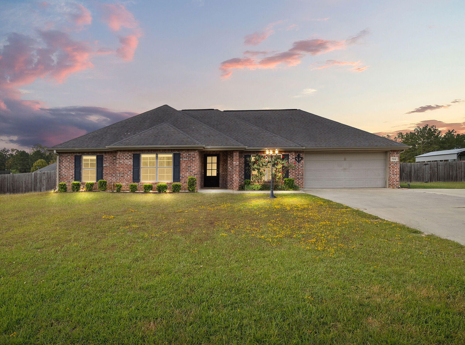 Property Photo: 504 Woodland Pkwy LA 71446