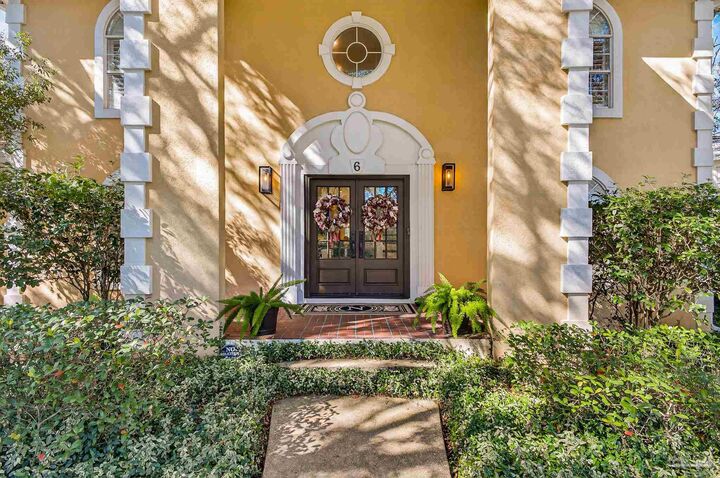 Property Photo: 6 Fairpoint Pl FL 32561