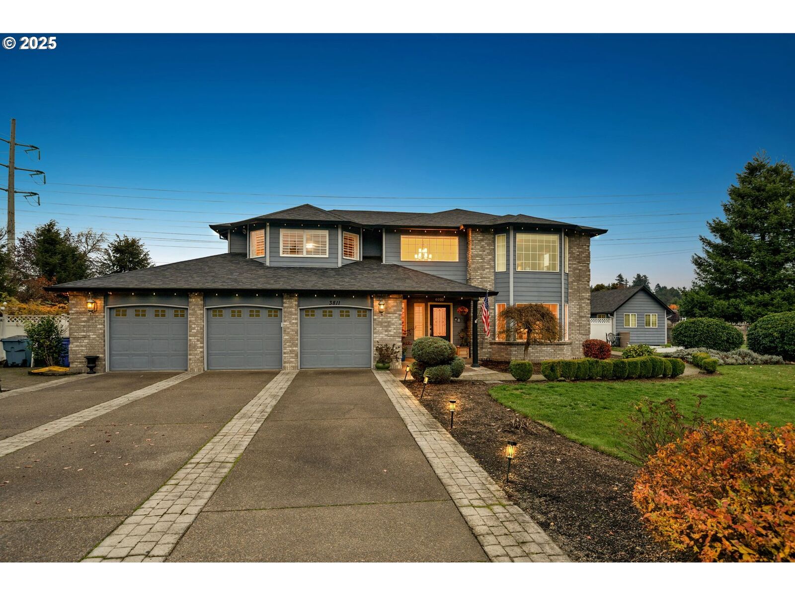 Property Photo:  3811 NE 166th Ave  WA 98682 