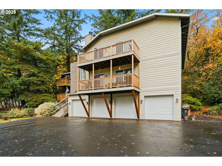 Property Photo: 304 Cervantes OR 97035