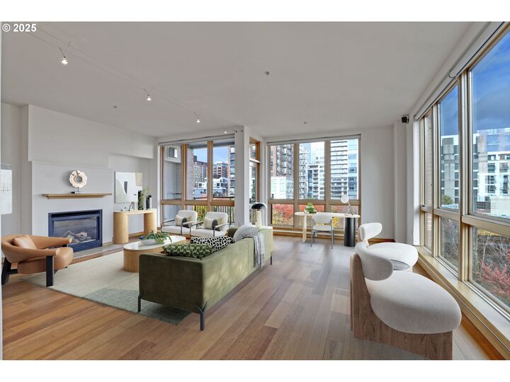 Property Photo: 1030 NW Johnson St 521 OR 97209