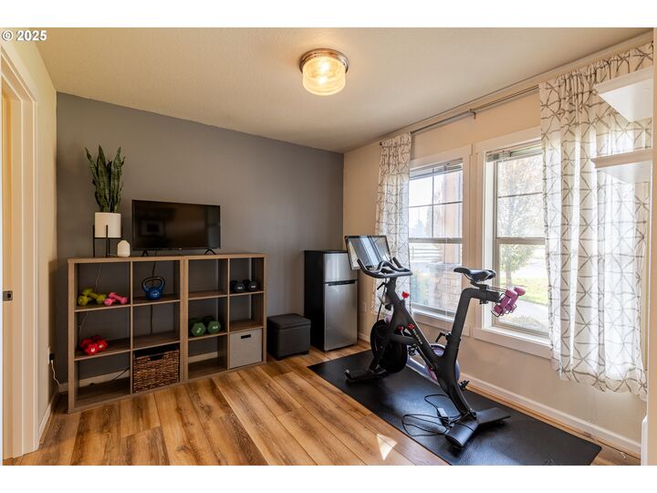 Property Photo: 7974 NE Heiser St OR 97006