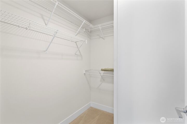 Property Photo:  2212  Franklin Avenue E B  WA 98102 