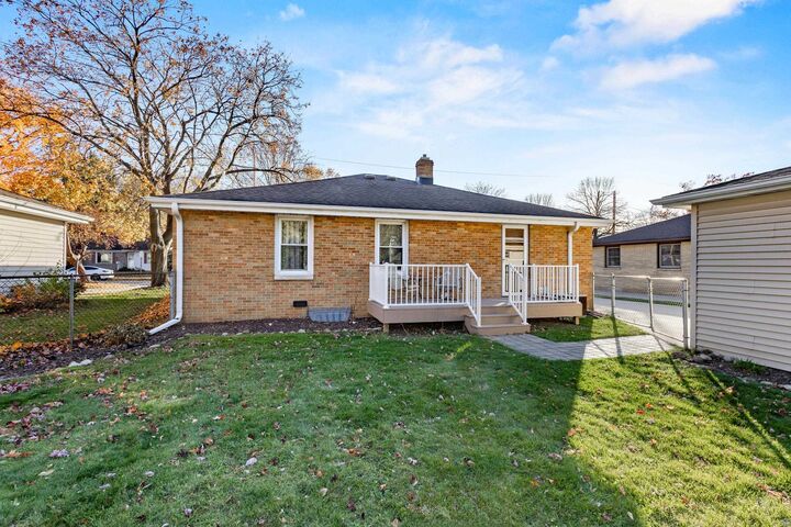 Property Photo:  2011 Hillview Drive  WI 54302 