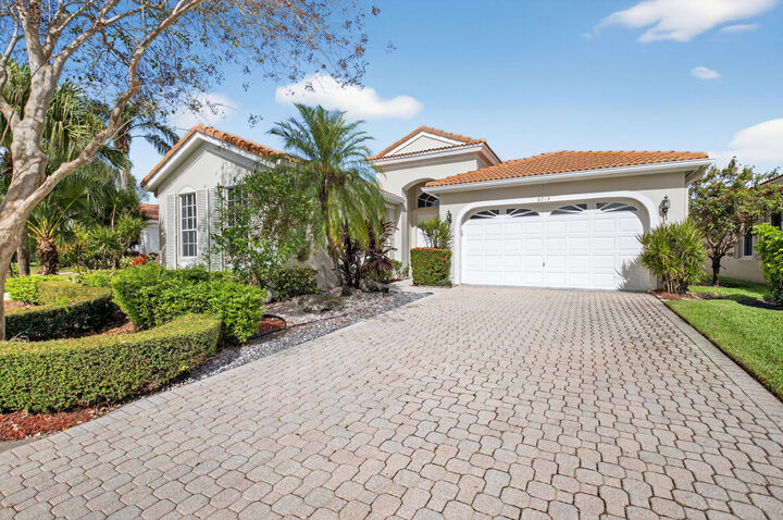 Property Photo:  6713 Portside Drive  FL 33496 