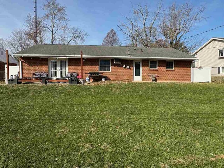 Property Photo:  4055 Highland Dr  IN 47374 