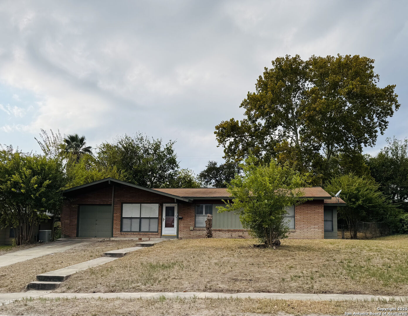 Property Photo:  107 Crestline  TX 78201 