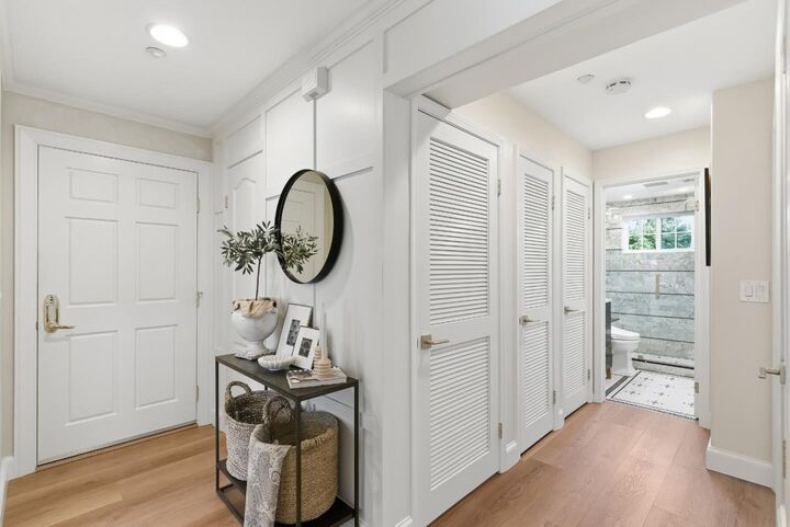 Property Photo:  20 Willow Road 7  CA 94025 