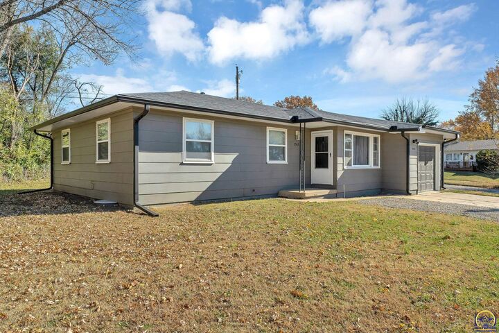 Property Photo: 3542 SE Adams St KS 66605