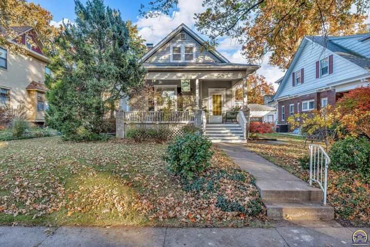 Property Photo: 1216 SW College Ave KS 66604