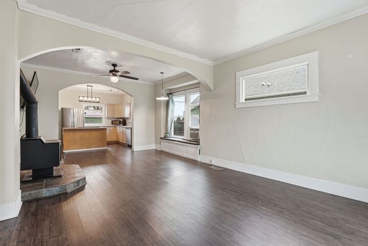 Property Photo:  1028 E Courtland Ave  WA 99207 