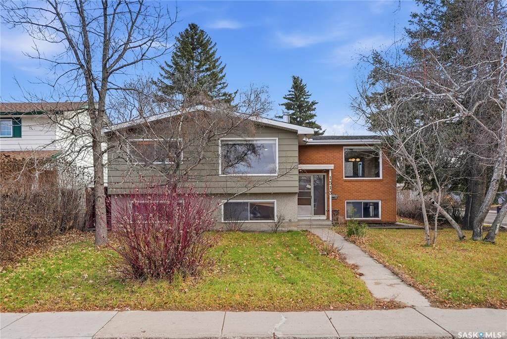 Property Photo: 1513 Arlington Avenue SK S7H 2Y3