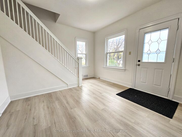 Property Photo:  399 The Queensway South N/A  ON L4P 2C6 