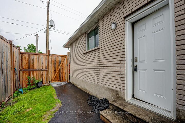 Photo de la propriété:  1149 Parisien Street  ON K1B 3N3 
