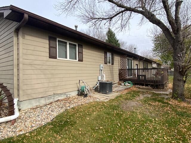 Property Photo:  2010 SE 14th Ave  SD 57401 