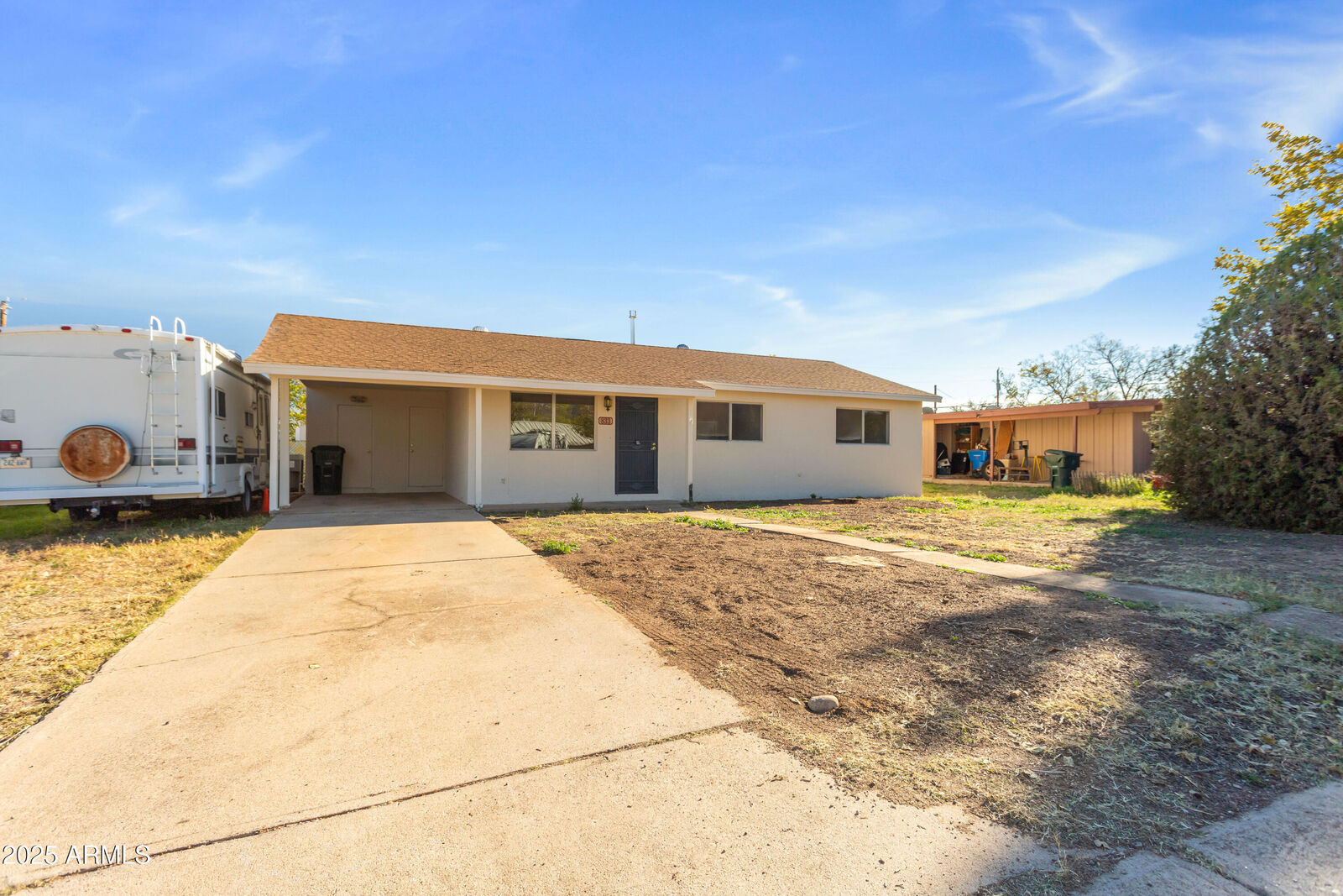 Property Photo: 833 Langan Avenue AZ 85635