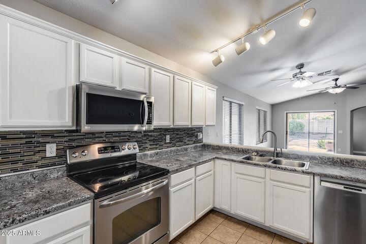 Property Photo:  1991 W Vineyard Plains Drive  AZ 85144 