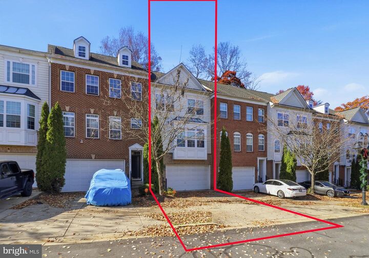 Property Photo: 604 Tailgate MD 20785