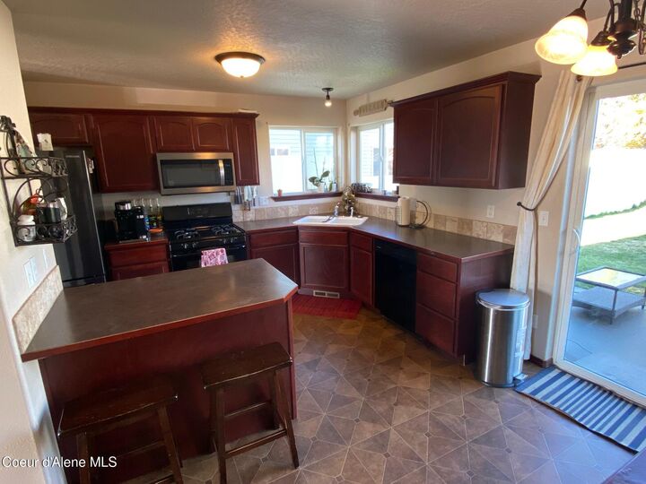 Property Photo:  1547 E Crossing Ave  ID 83854 