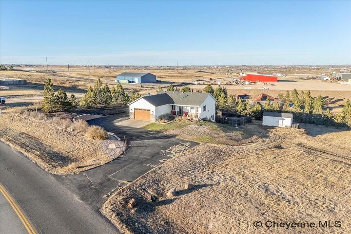 Property Photo:  502 Dayshia Ln  WY 82007 