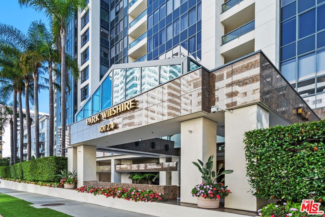 Property Photo: 10724 Wilshire Blvd CA 90024