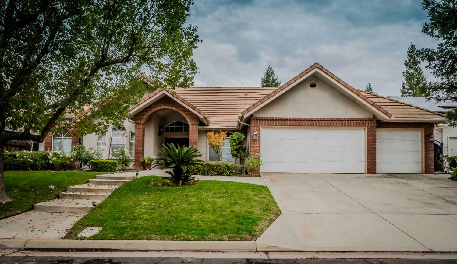 Property Photo:  8860 N 10th Street  CA 93720 