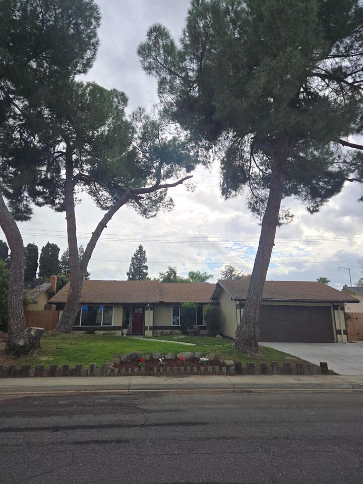 Property Photo:  1946 Calimyrna Avenue  CA 93611 